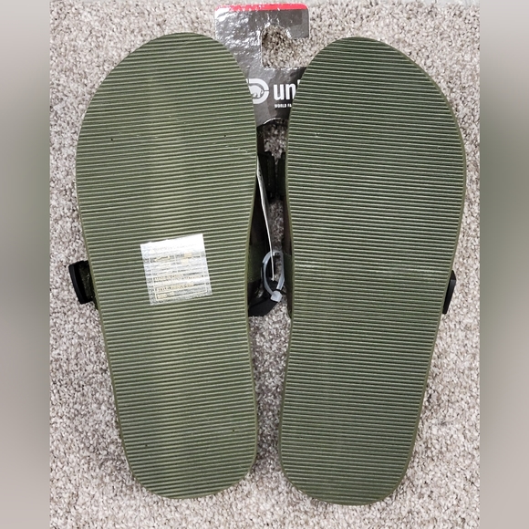 Ecko Unlimited Camo Sliders/Sandals NWT - Picture 4 of 4